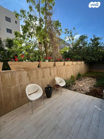 דירת גן, רעננה