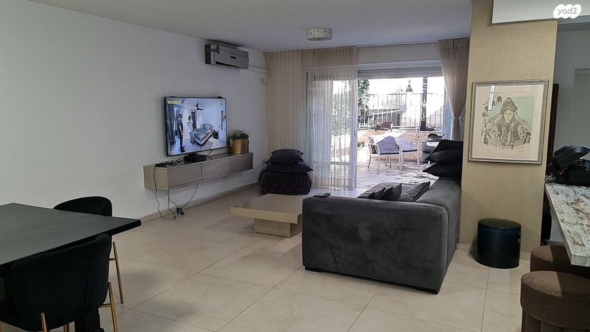 דירת גן, צביה ויצחק, גילה, ירושלים