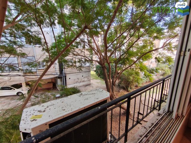 דירה, רמב"ם, ראשון לציון