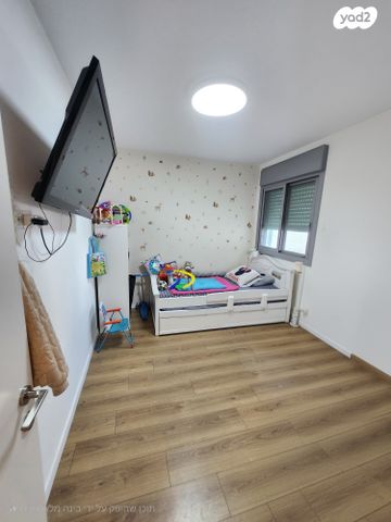 דירה, אליהו הנביא, פסגות אפק, ראש העין