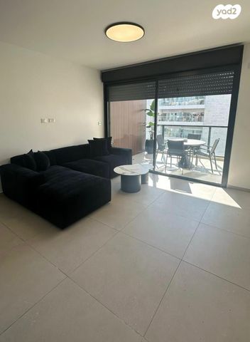 דירה, הנעורים 3, גן רש"ל, הרצליה