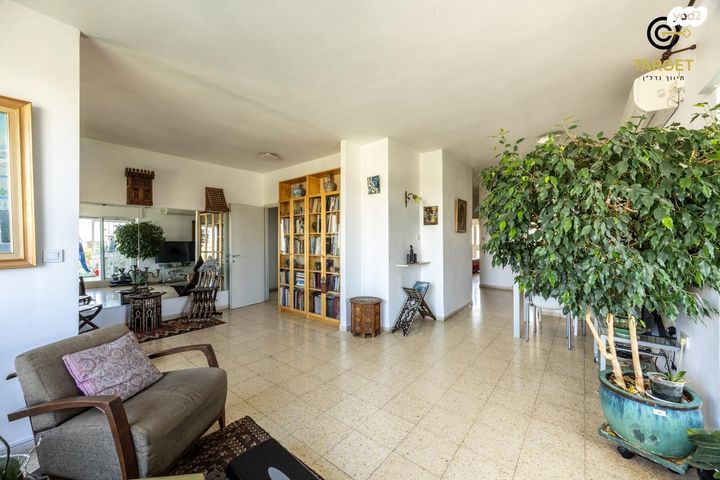 גג/ פנטהאוז, הארזים 16, בית הכרם, רמת בית הכרם, ירושלים