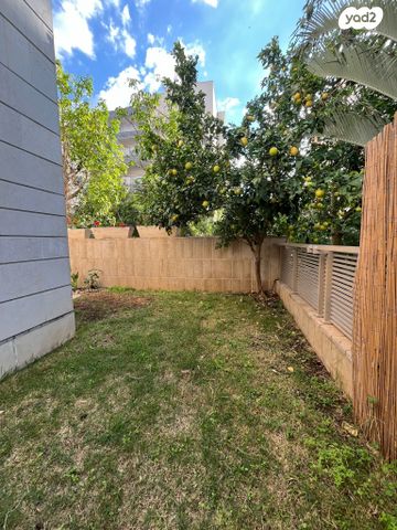 דירת גן, רעננה