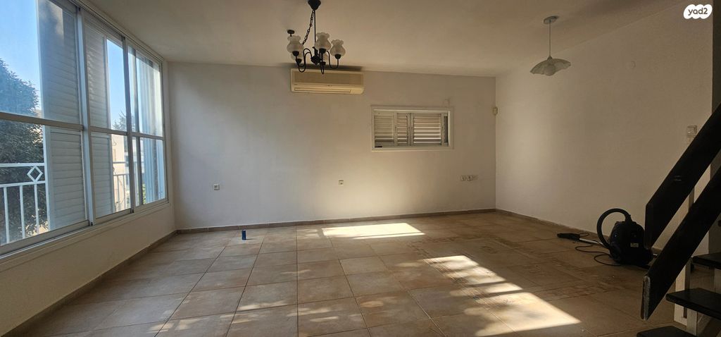 גג/ פנטהאוז, סמטת יואב 6, הדר, רמת השרון