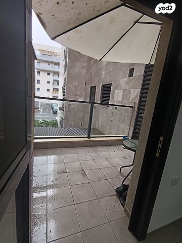 דירה, גדולי האומה, שמעון פרס/ האצטדיון, נהריה