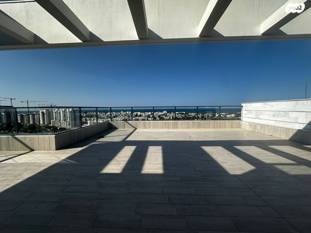 גג/ פנטהאוז, דולב 13, יצחק שמיר, נהריה