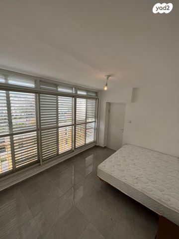 דירה, שדרות ורבורג, קרית שמואל, חיפה