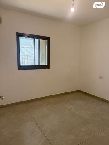 דירת גן, שדרות גת, הפרחים, קרית גת