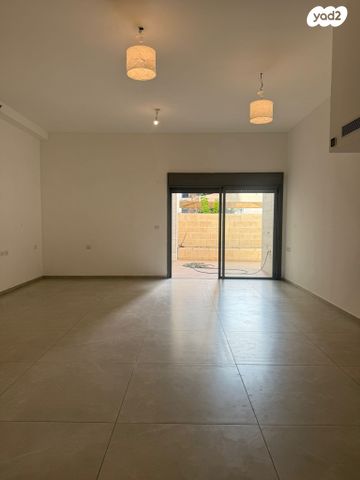 דירת גן, שדרות גת, הפרחים, קרית גת