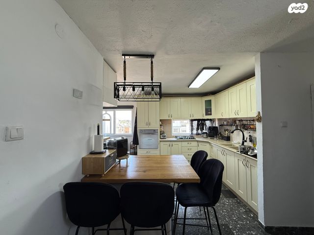 דירה, שדרות רש"י, המייסדים, קרית מלאכי