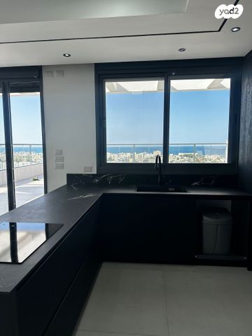 גג/ פנטהאוז, דולב 13, יצחק שמיר, נהריה