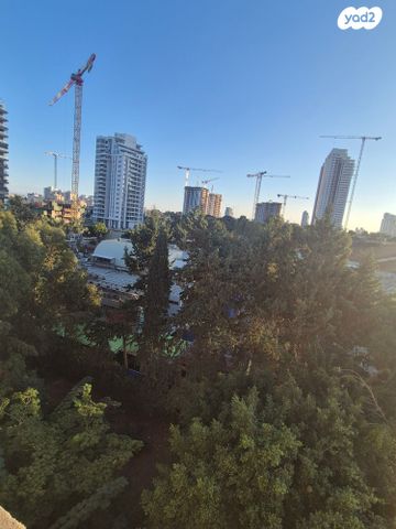 דירה, גרשון ש"ץ, נוף הטיילת, נתניה