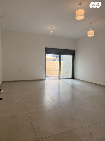 דירת גן, שדרות גת, הפרחים, קרית גת