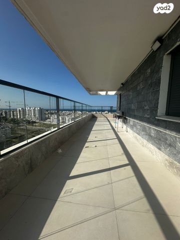 גג/ פנטהאוז, דולב 13, יצחק שמיר, נהריה