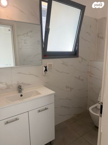 דירת גן, שדרות גת, הפרחים, קרית גת