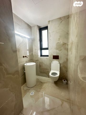 גג/ פנטהאוז, דולב 13, יצחק שמיר, נהריה