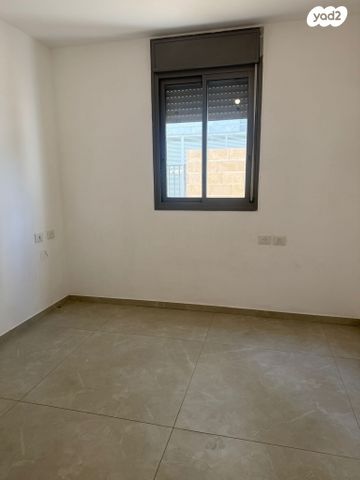 דירת גן, שדרות גת, הפרחים, קרית גת