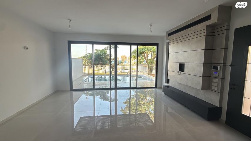 בית פרטי/ קוטג', נווה ים, גבעת אולגה, חדרה