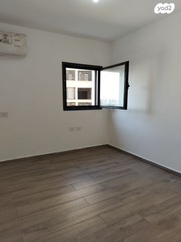 דירה, גבעת טל, אלפי מנשה