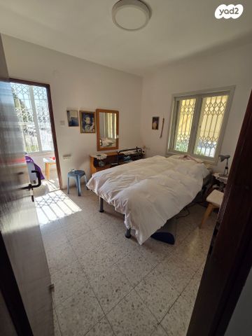 דירה, רש"י, שלמה, חדרה