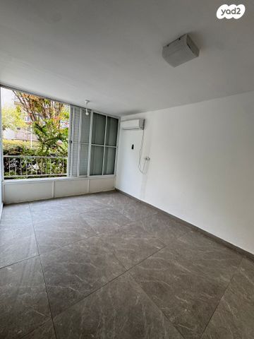 דירה, לוי אשכול, רעננה