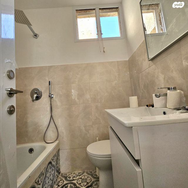 גג/ פנטהאוז, יהודה הלוי 8, רובע ה', אשדוד