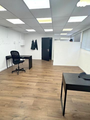 משרדים, המושבה, זכרון יעקב