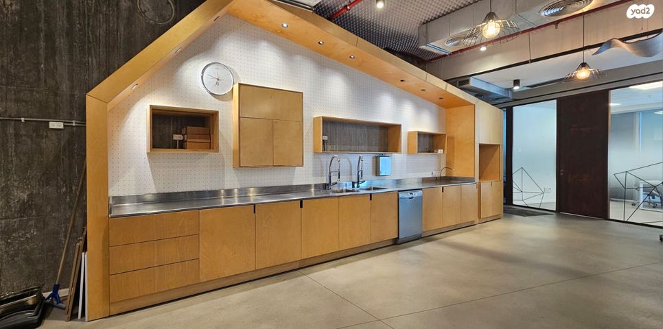 משרדים, דרך זאב ז'בוטינסקי 2, שכונת הראשונים, רמת גן