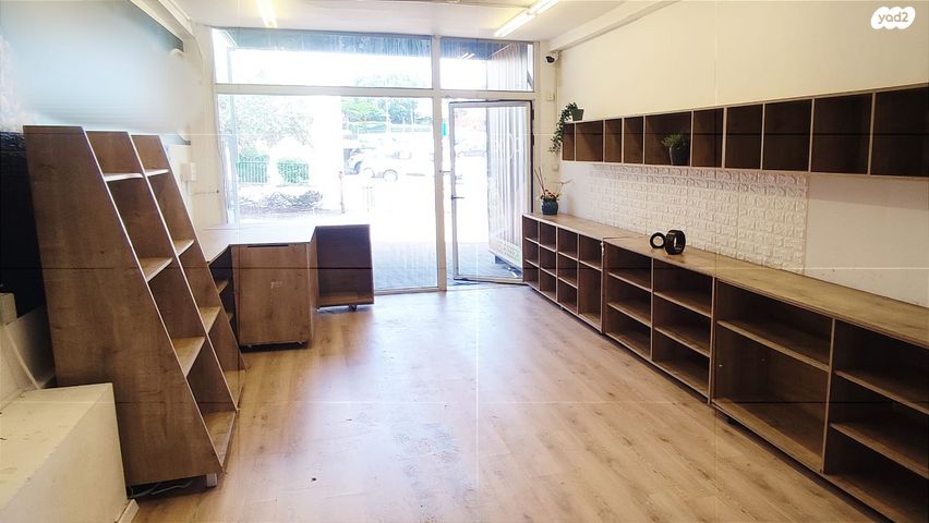 חנויות/ שטח מסחרי, דרך לב השרון, צורן, קדימה צורן