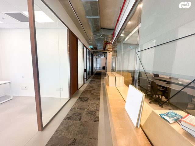 משרדים, דרך זאב ז'בוטינסקי 2, שכונת הראשונים, רמת גן