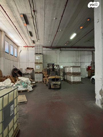 מבני תעשיה, שאר העיר, קדימה צורן