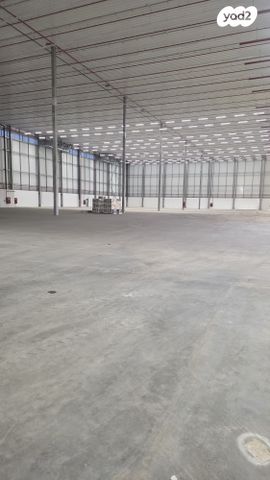 מחסנים, קיסריה