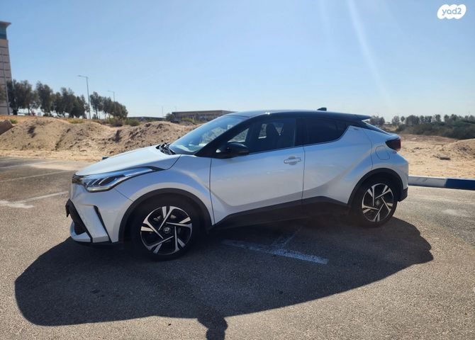 מודעת רכב טויוטה C-HR