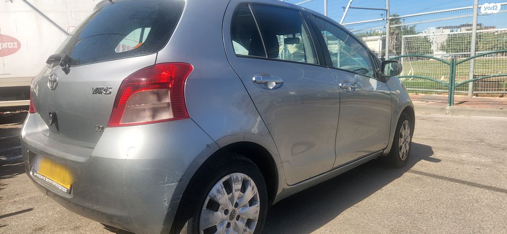 טויוטה יאריס