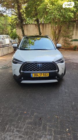 טויוטה קורולה קרוס