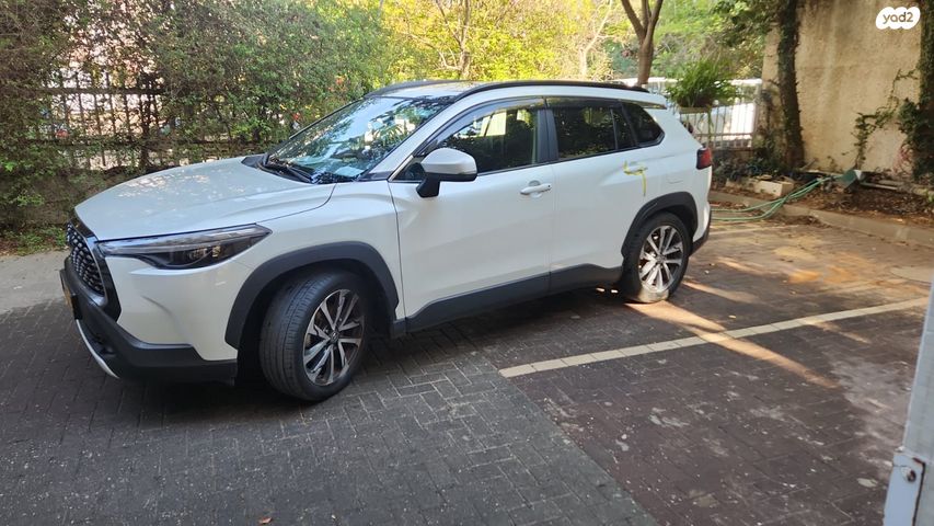 מודעת רכב טויוטה קורולה קרוס