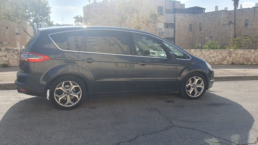 מודעת רכב פורד S-מקס