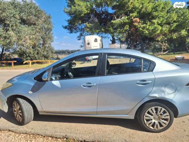 מודעת רכב מאזדה 2