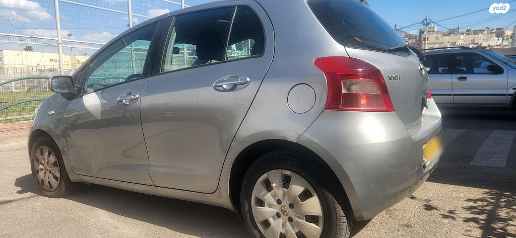 טויוטה יאריס