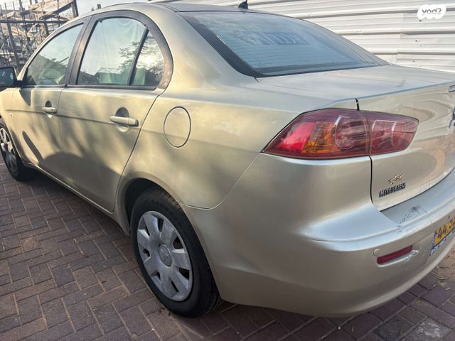 מודעת רכב מיצובישי לנסר