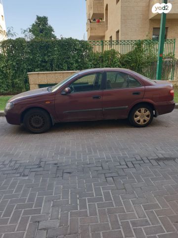 ניסאן אלמרה