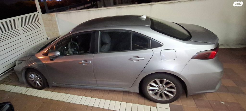 מודעת רכב טויוטה קורולה