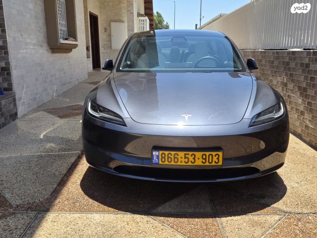 מודעת רכב טסלה מודל 3