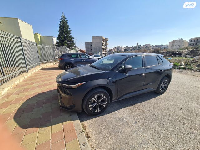 טויוטה bZ4X