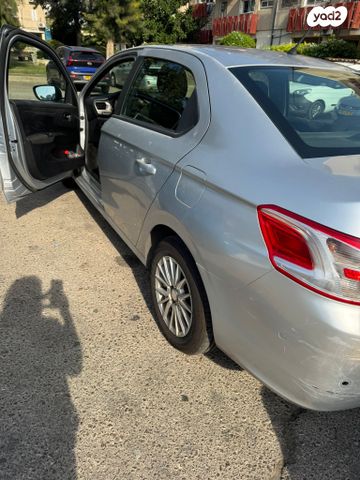 מודעת רכב פיג'ו 301