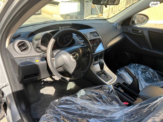 מודעת רכב מאזדה 3