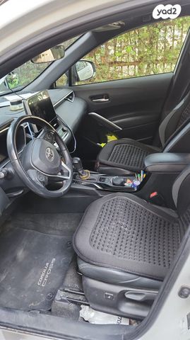 טויוטה קורולה קרוס