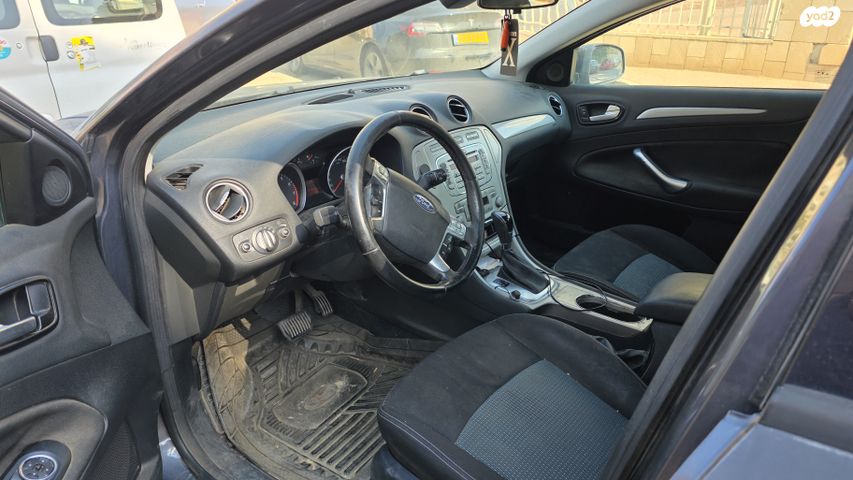 פורד מונדאו