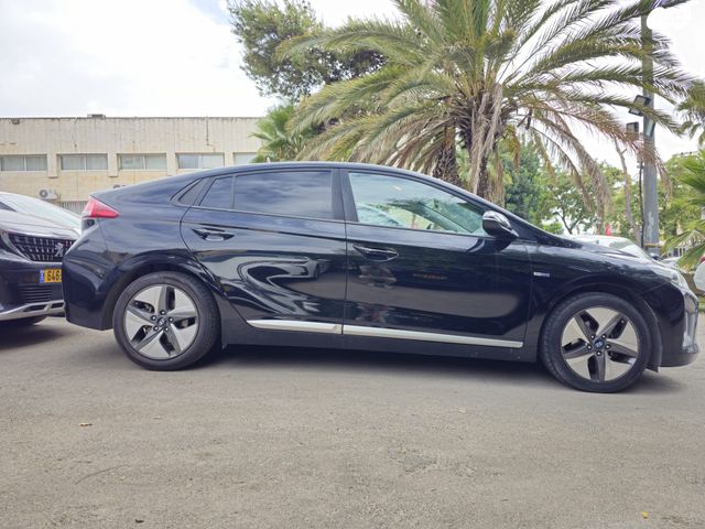 יונדאי איוניק