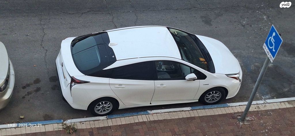 טויוטה פריוס